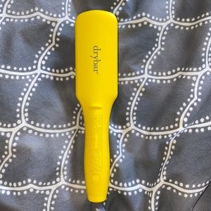 Drybar mini crush brush